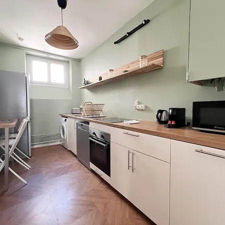 Le Petit Cambronne Hyper Center *