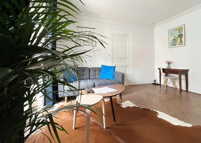 Le Petit Cambronne Hyper Center *